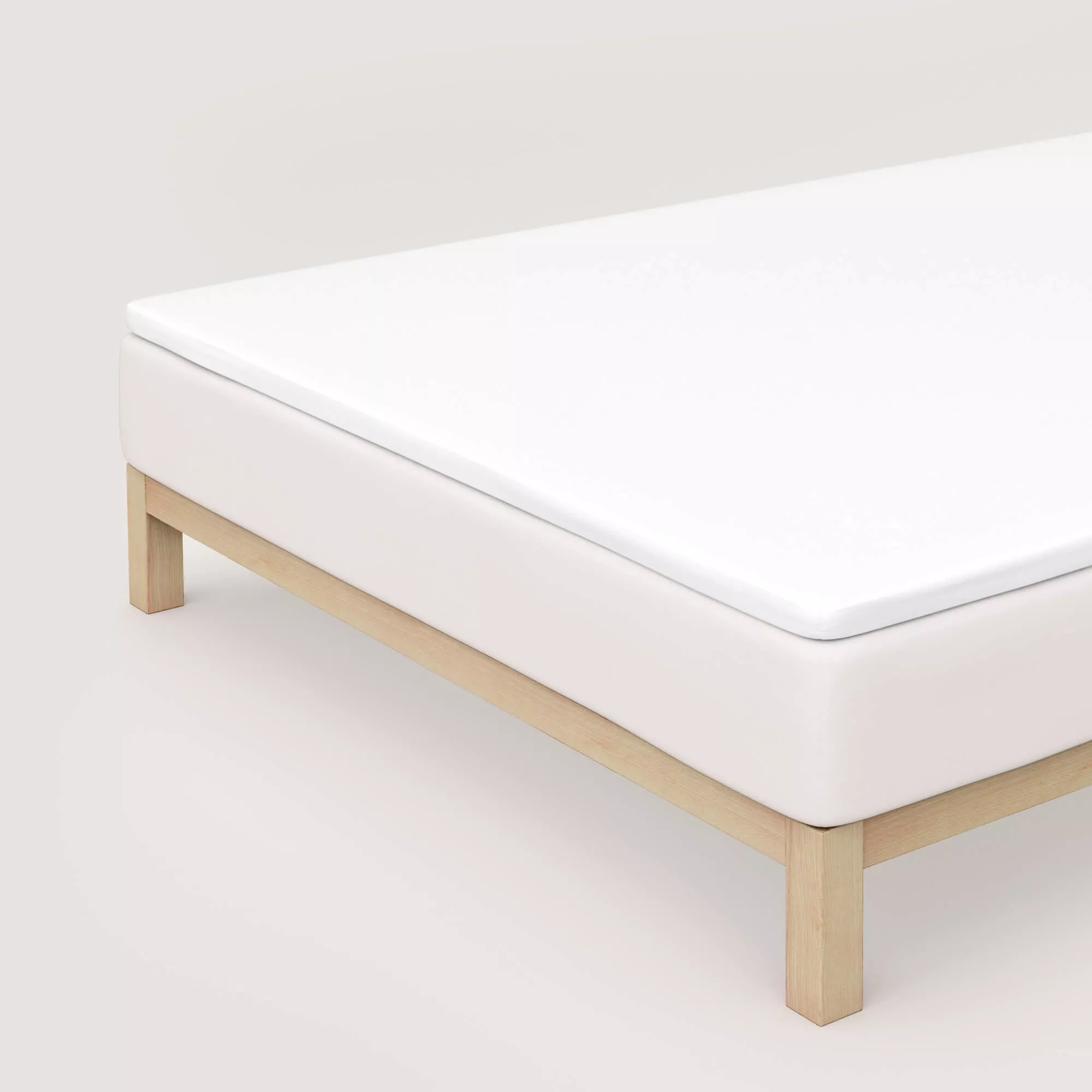 Spannbettlaken Pure Topper von Schlafgut in Farbe full-white aus 95% Bio-Baumwolle und 5% Elasthan auf Bett in Vogelperspektive