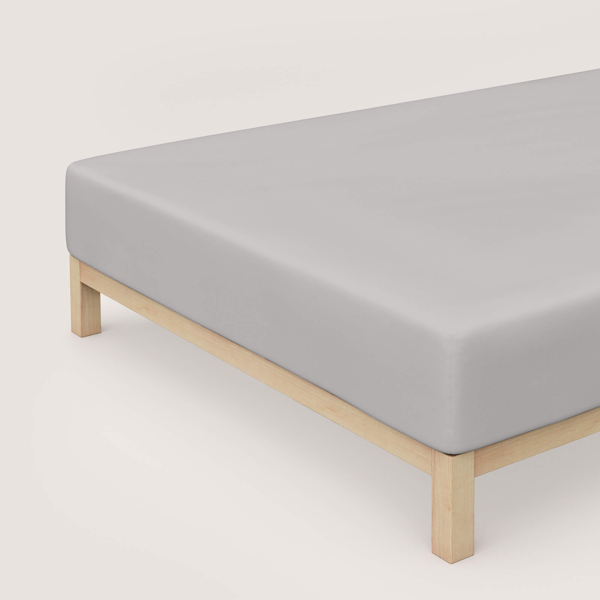 Spannbettlaken Pure Boxspring grey light auf Bett Spannbettlaken Pure Boxspring von Schlafgut in Farbe grey light aus 95% Bio-Baumwolle und 5% Elasthan auf Bett in Vogelperspektive