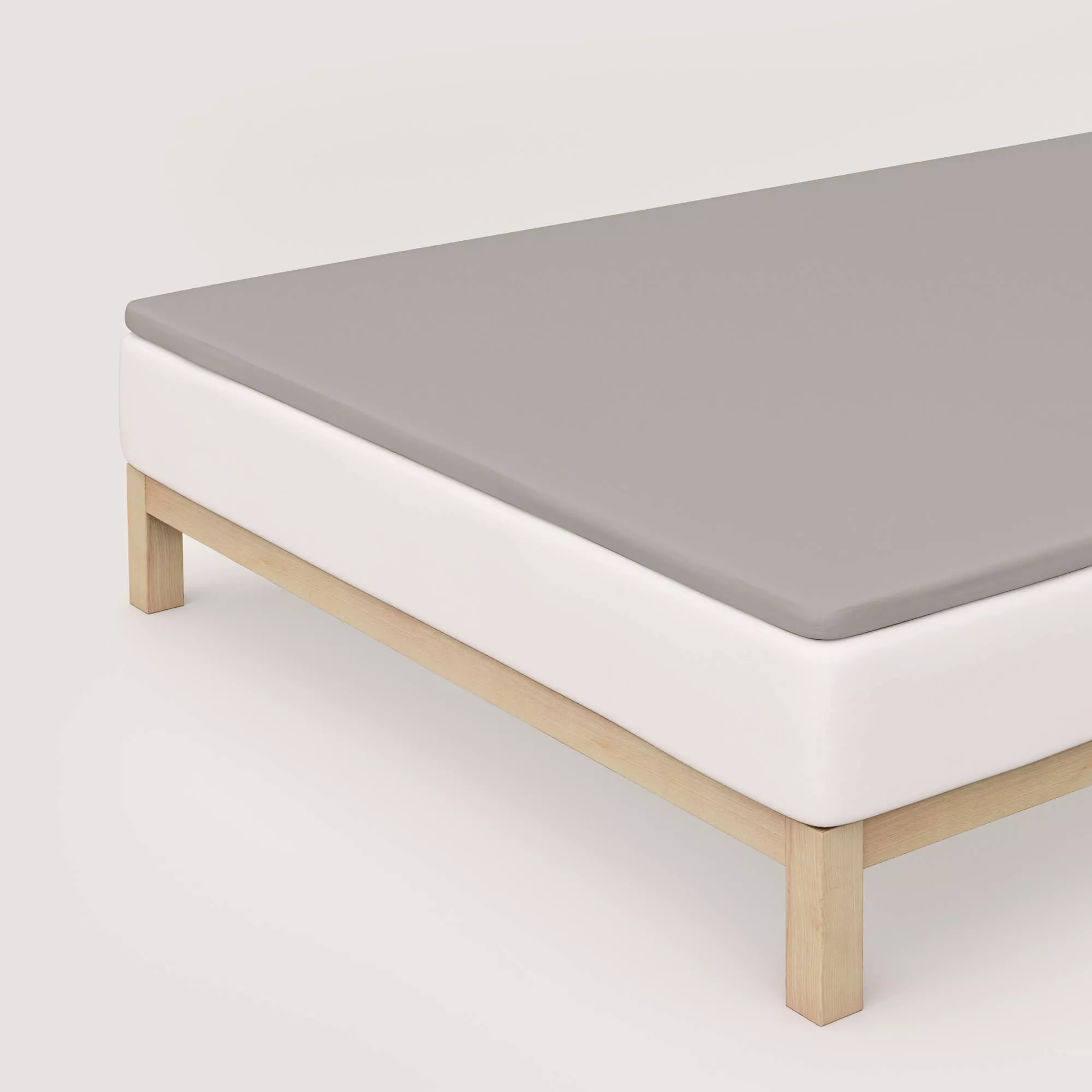 Spannbettlaken Pure Topper von Schlafgut in Farbe sand mid aus 95% Bio-Baumwolle und 5% Elasthan auf Bett in Vogelperspektive