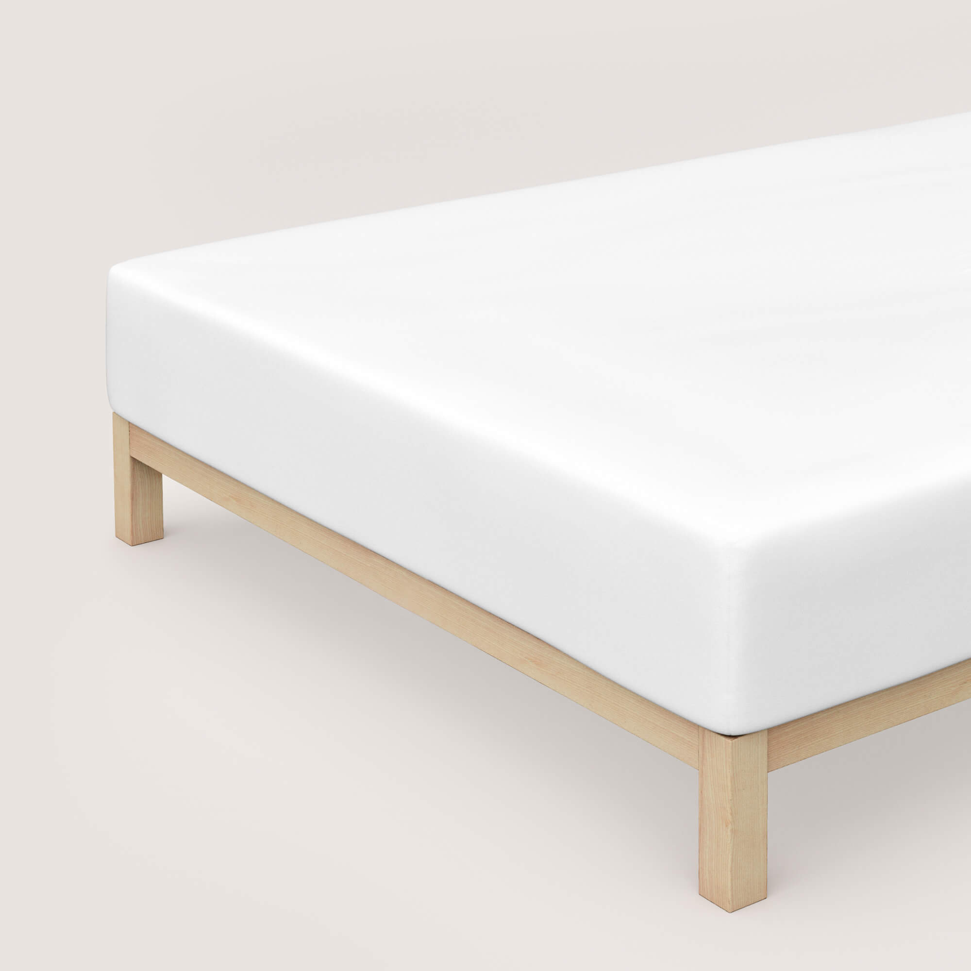 Spannbettlaken Pure Boxspring von Schlafgut in Farbe full-white aus 95% Bio-Baumwolle und 5% Elasthan auf Bett in Vogelperspektive