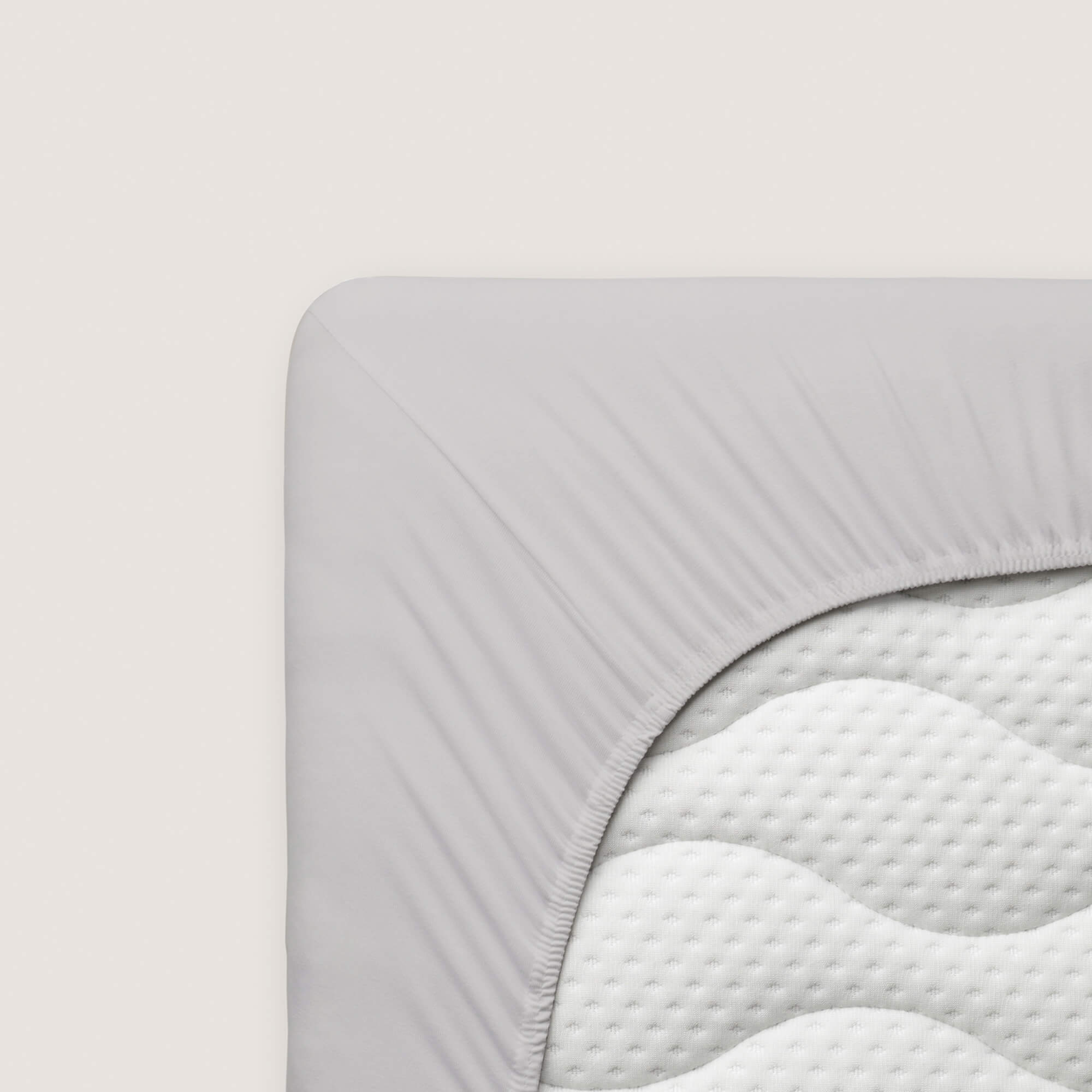 Spannbettlaken Casual grey light Matratze Spannbettlaken Casual von Schlafgut in Farbe grey light aus 100% Bio-Baumwolle auf Matratze